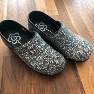 Sanita Clogs size 38